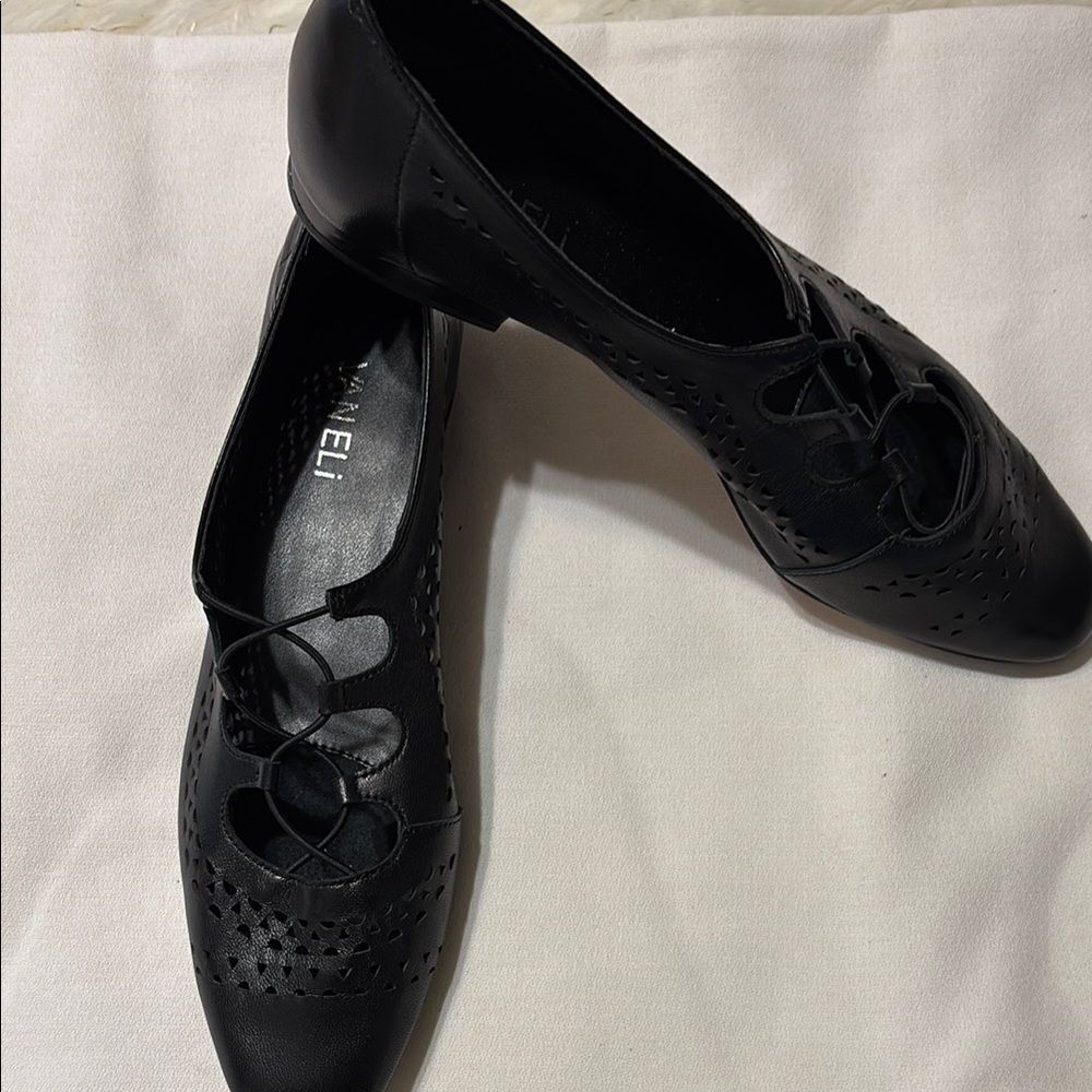 Vaneli Black Loafers with Broguing and Ribbon Laces